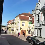 Nikolai 9 Centre パルヌ